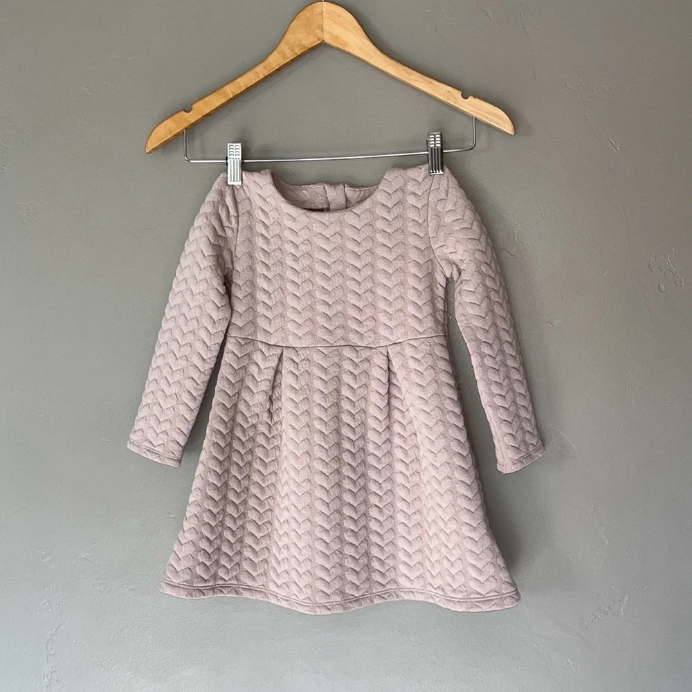 Old Navy Girls 4T Pale Pink Dimensional Quilted Hearts Design Long Sleeve Dress